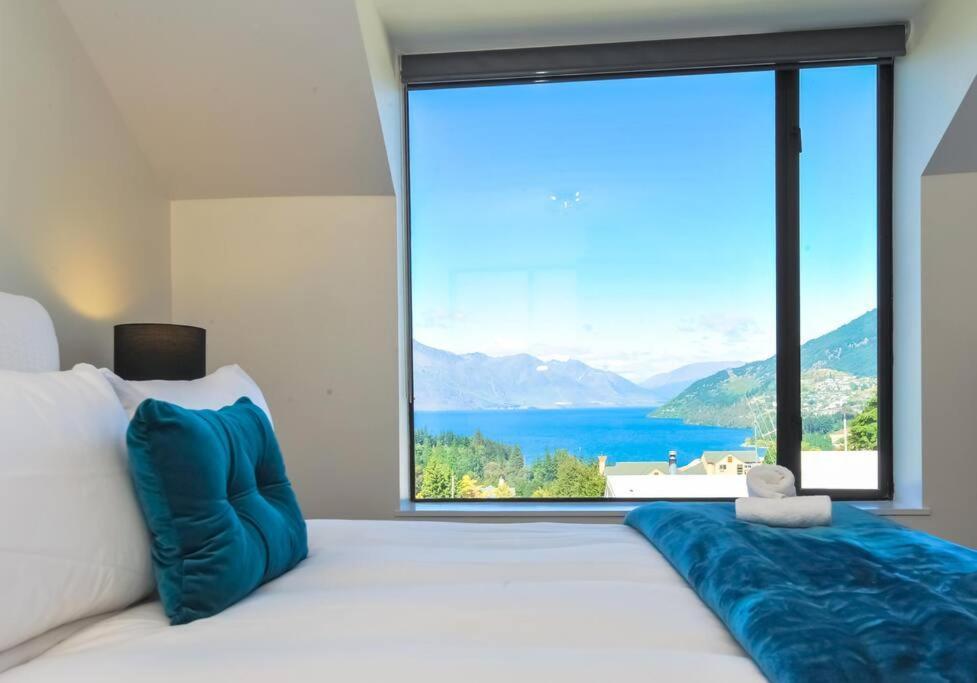 كوينستاون Stunning Home With Amazing Wakatipu Lake Views المظهر الخارجي الصورة